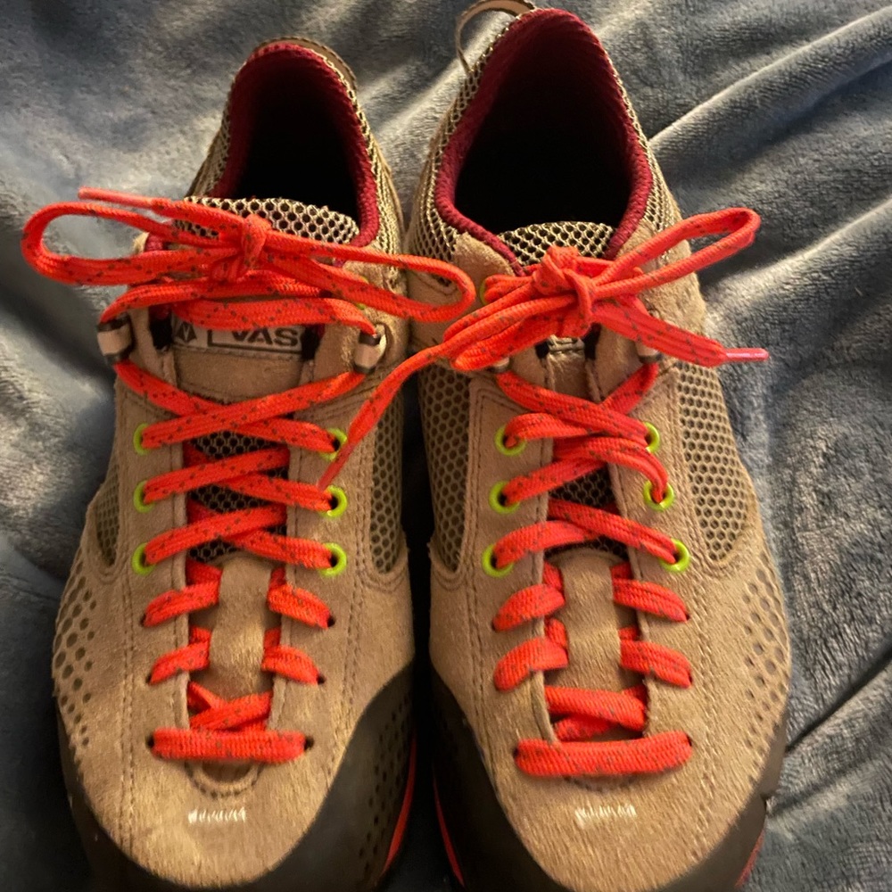 Vasque Hiking Shoes size 8.5 medium worn once.